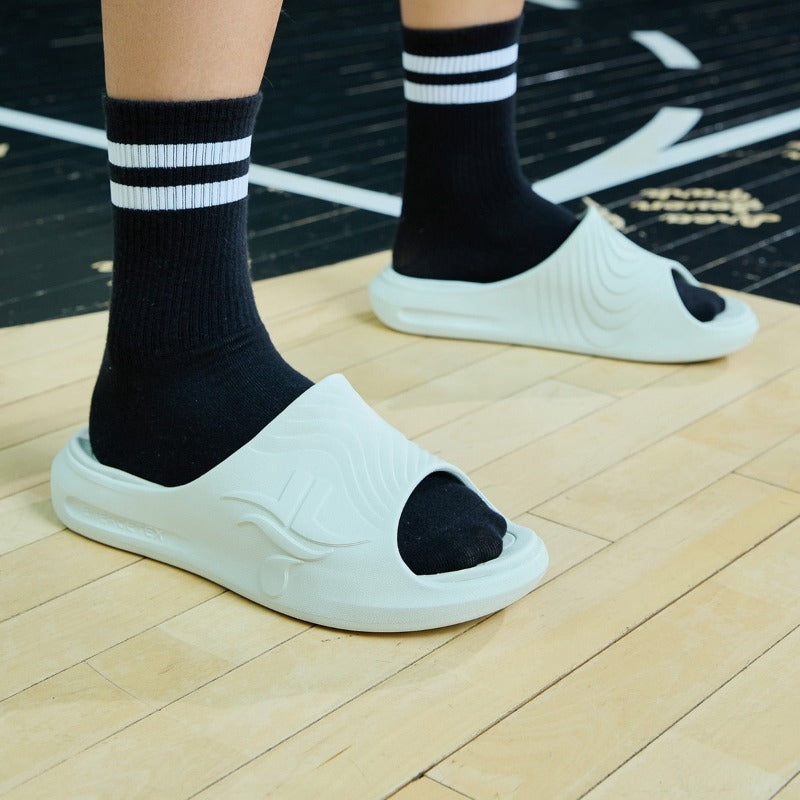 Vanissy - Pantoufles blanc pour hommes : Chaussures d'été tendance pour sport et plage